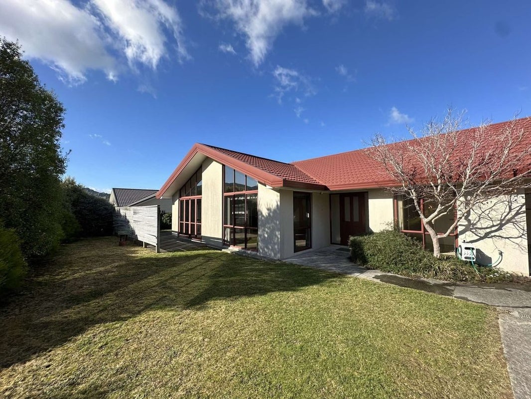37 McEwen Crescent, Riverstone Terraces, Upper Hutt - Carousel 2