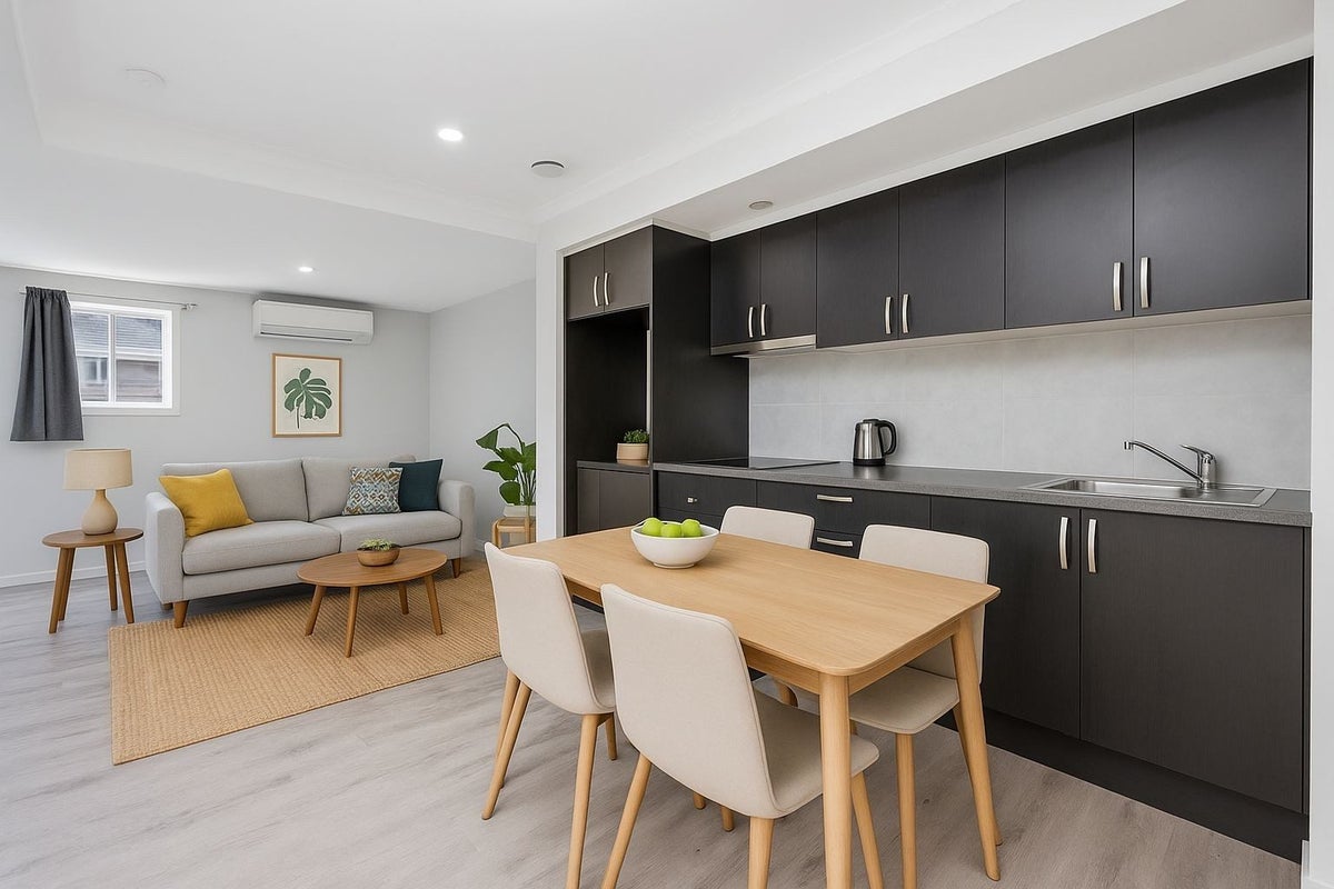 38 Staincross Street, Green Bay, Auckland - Carousel 2