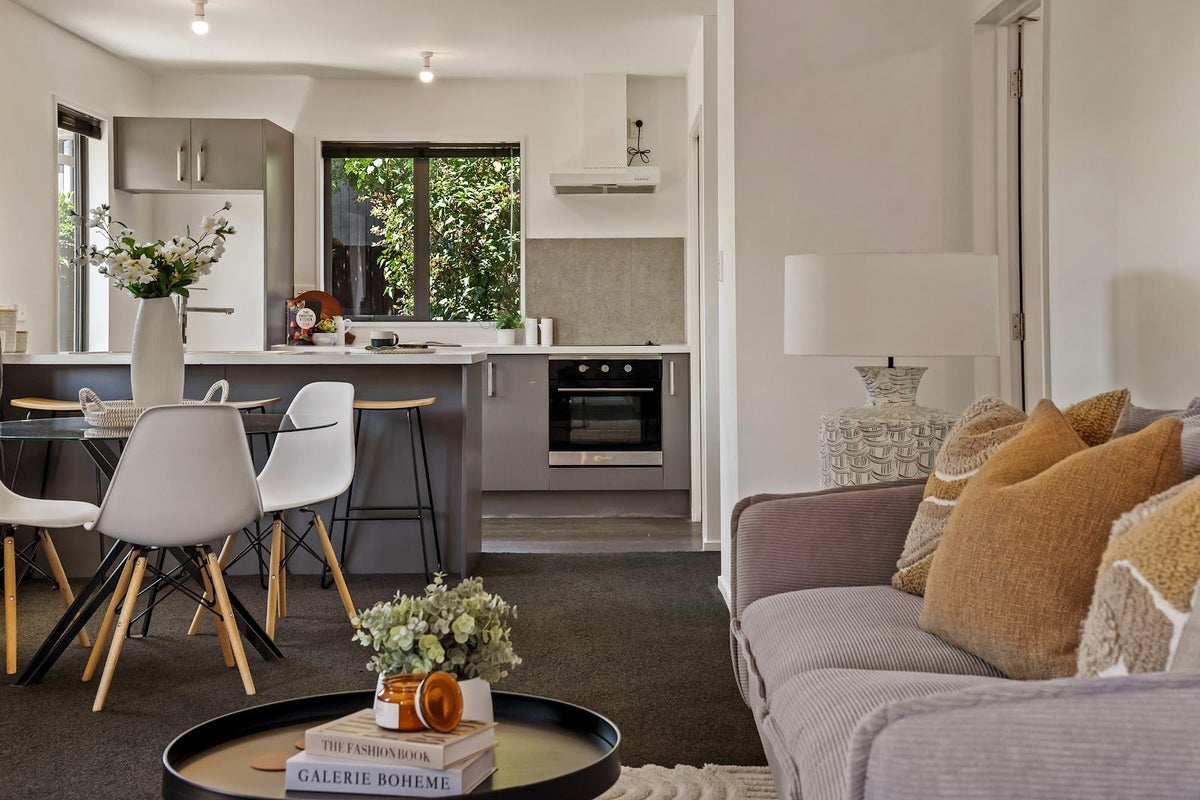 2/65 Kuaka Crescent, Bromley, Christchurch - Carousel 2