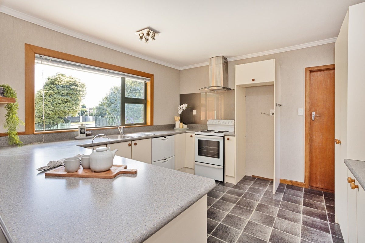 23 Cruickshank Crescent, Rosedale, Invercargill - Carousel 2