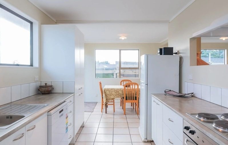 13 Freyberg Crescent, Waikanae Beach, Waikanae - Carousel 2