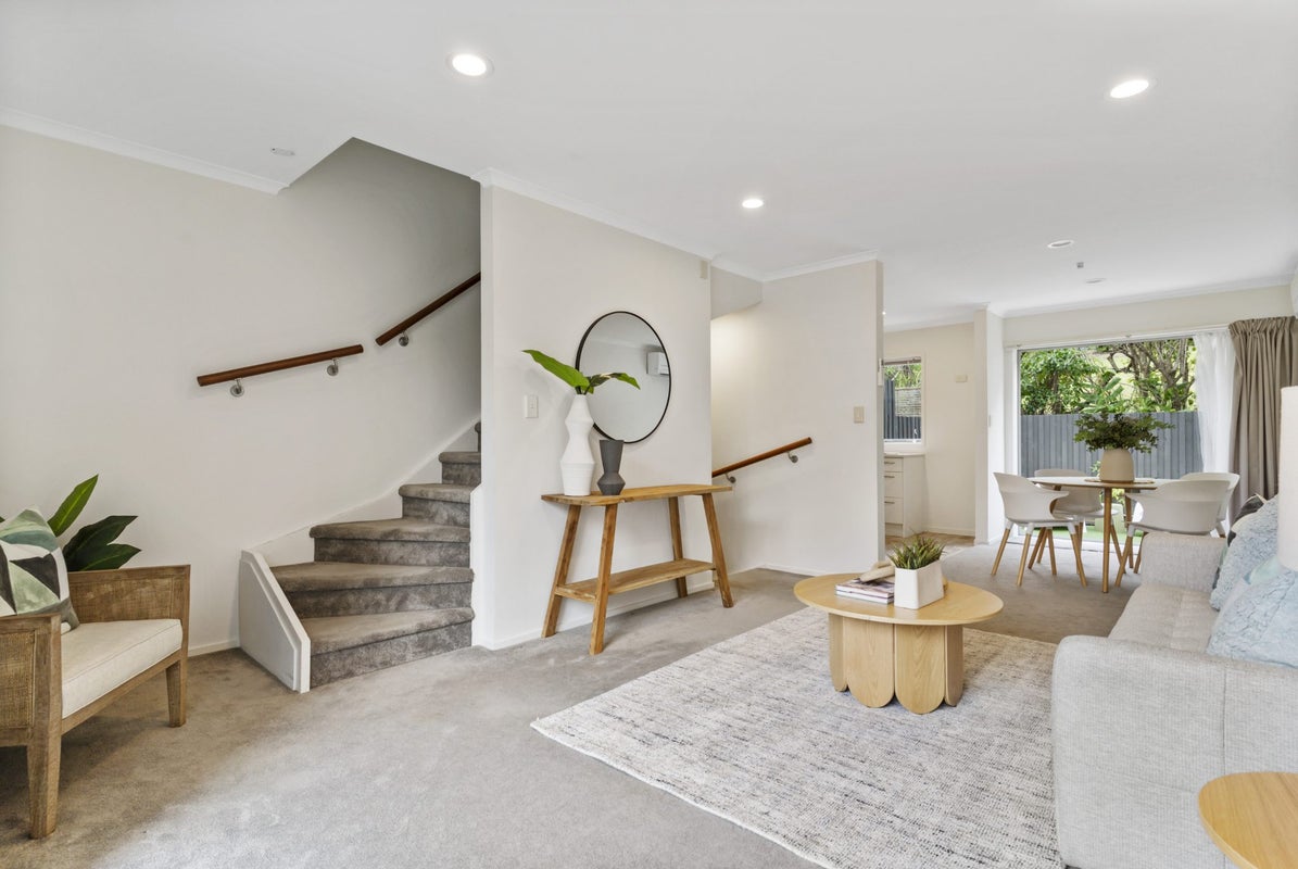8/13 Kaihu Street, Northcote, Auckland - Carousel 2