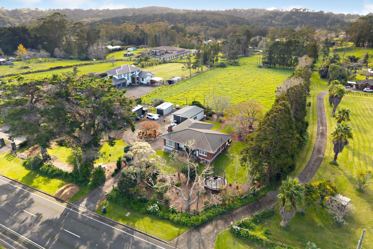 472 Paremoremo Road, Paremoremo, Auckland - Carousel 1