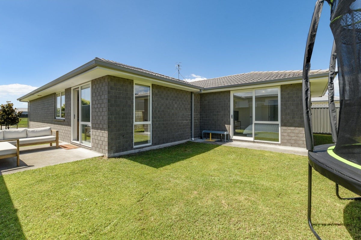 22 Tabraham Crescent, Pyes Pa, Tauranga - Carousel 2