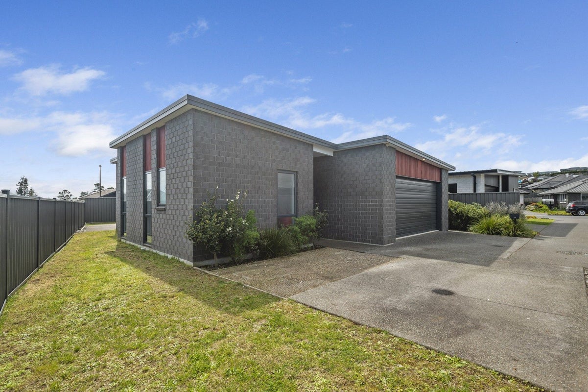 45 Sentinel Avenue, Omokoroa, Omokoroa - Carousel 1