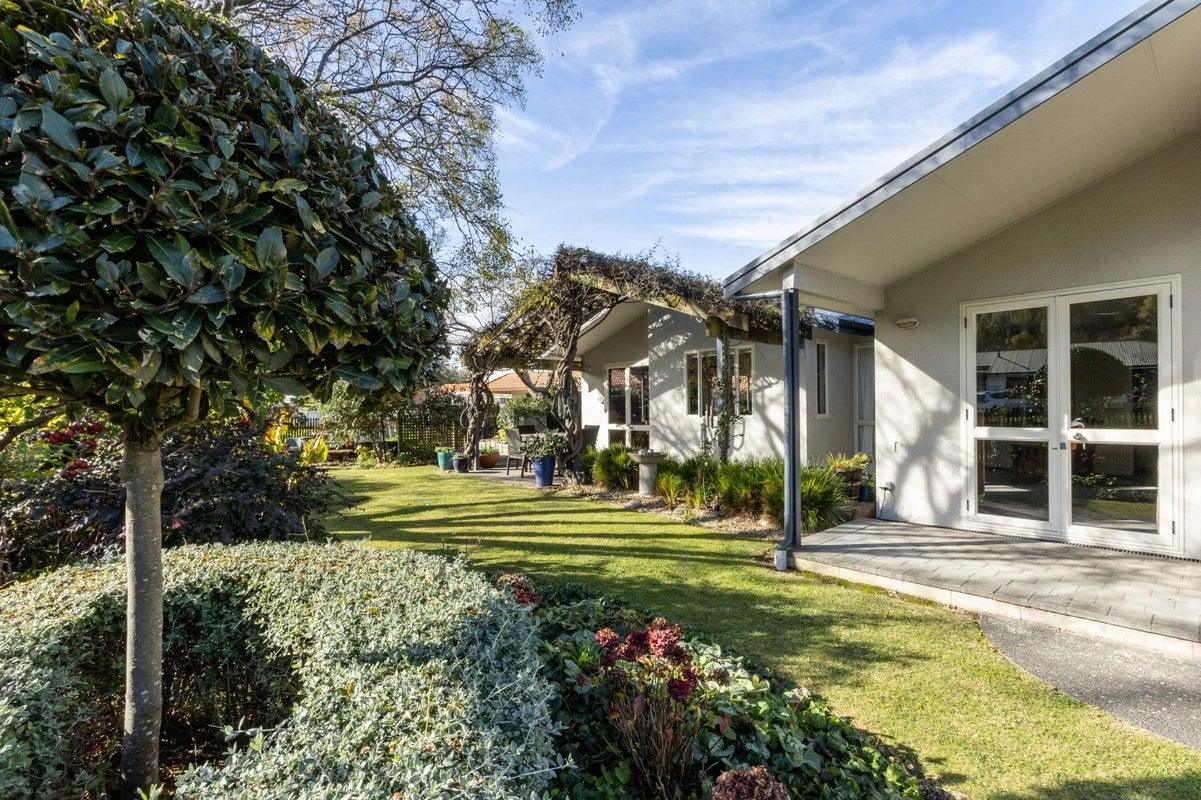 30 Pukekura Place, Taradale, Napier - Carousel 1