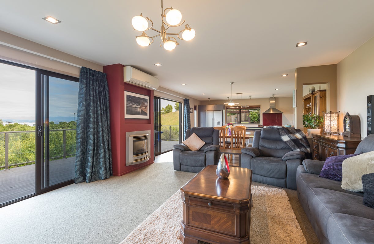 13 Windsor Drive, Britannia Heights, Nelson - Carousel 2