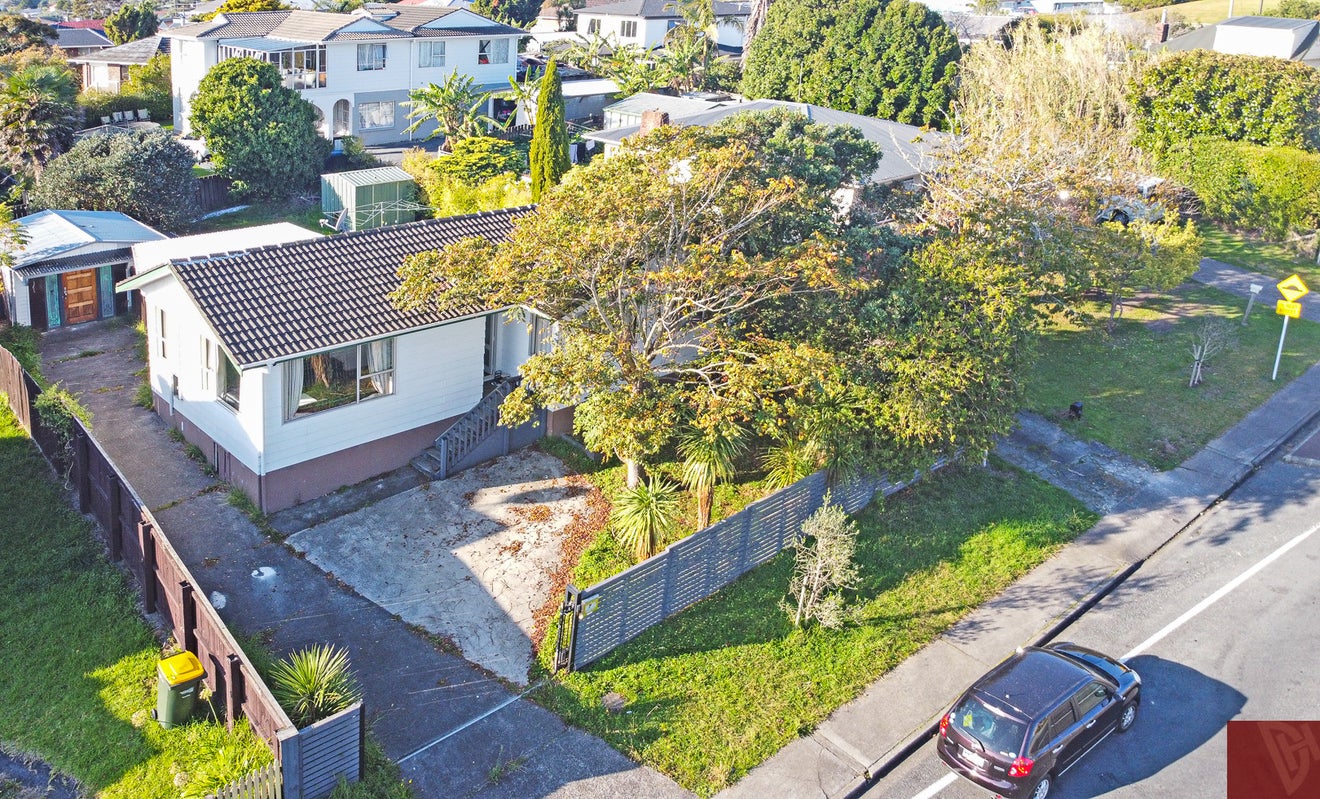7 Kelman Road, Kelston, Auckland - Carousel 1