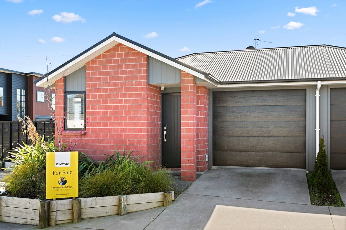 16/37 North Ridge Drive, Rototuna North, Hamilton - Carousel 1