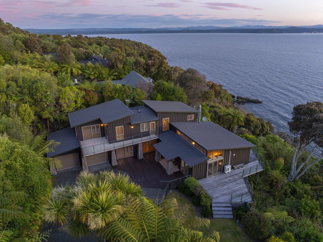 47 Whakamoenga Point, Acacia Bay, Taupo - Carousel 1
