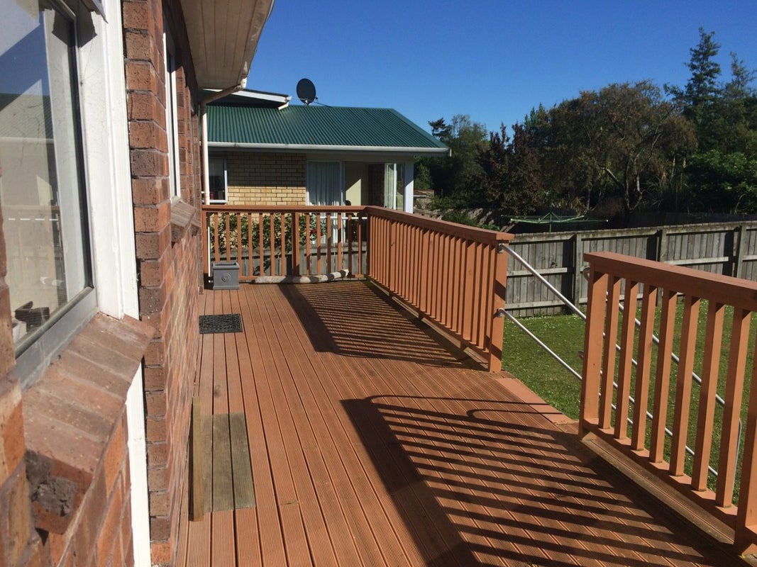 17 Kinmont Crescent, Kinmont Park, Mosgiel - Carousel 15