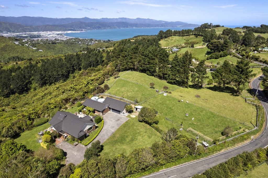 350 Horokiwi Road, Horokiwi, Wellington - Carousel 2