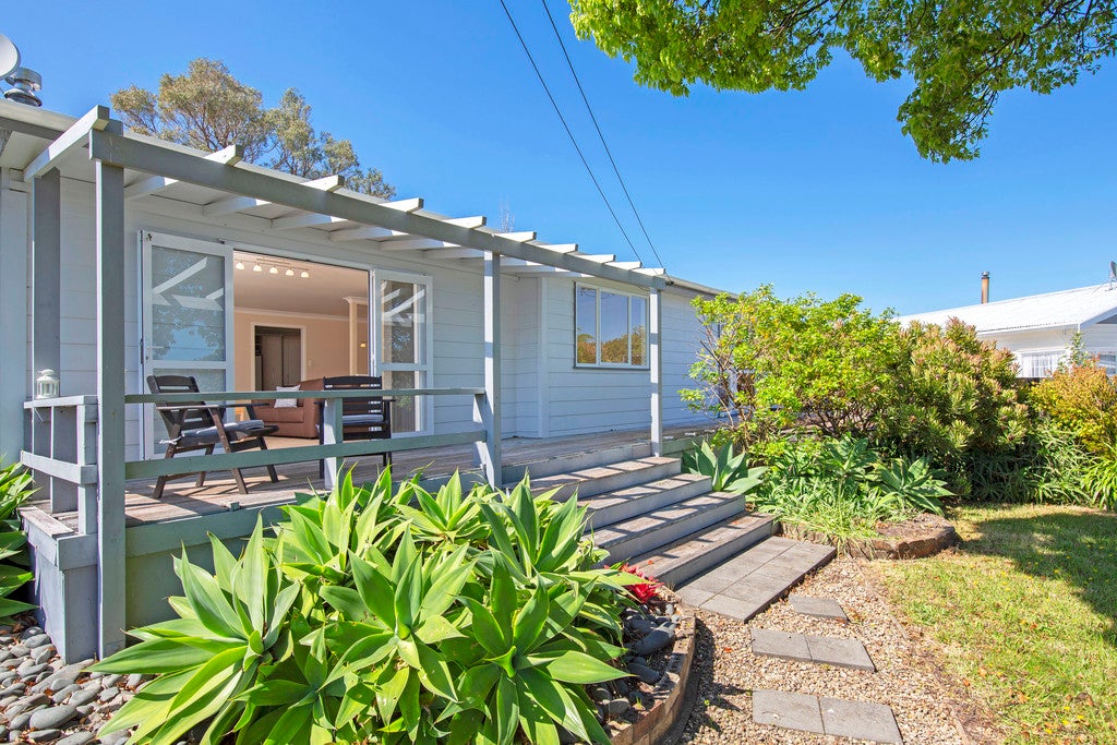 3 Fourth View Avenue, Beachlands, Auckland - Carousel 1