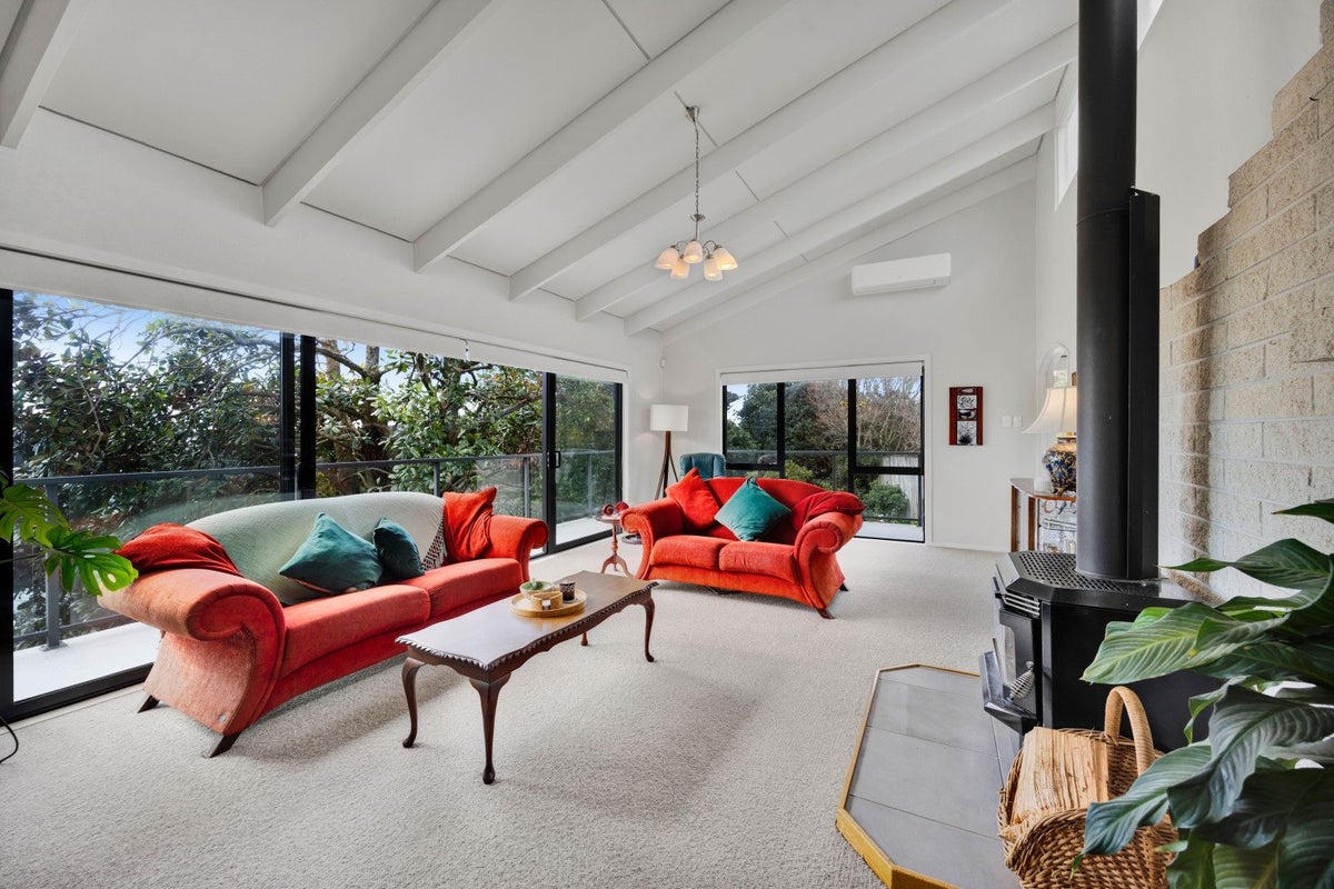 22C Doralto Road, Frankleigh Park, New Plymouth - Carousel 2