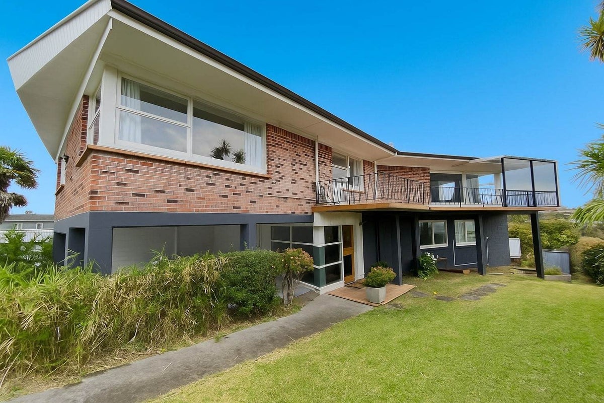 18 Coates Road, Cockle Bay, Auckland - Carousel 2