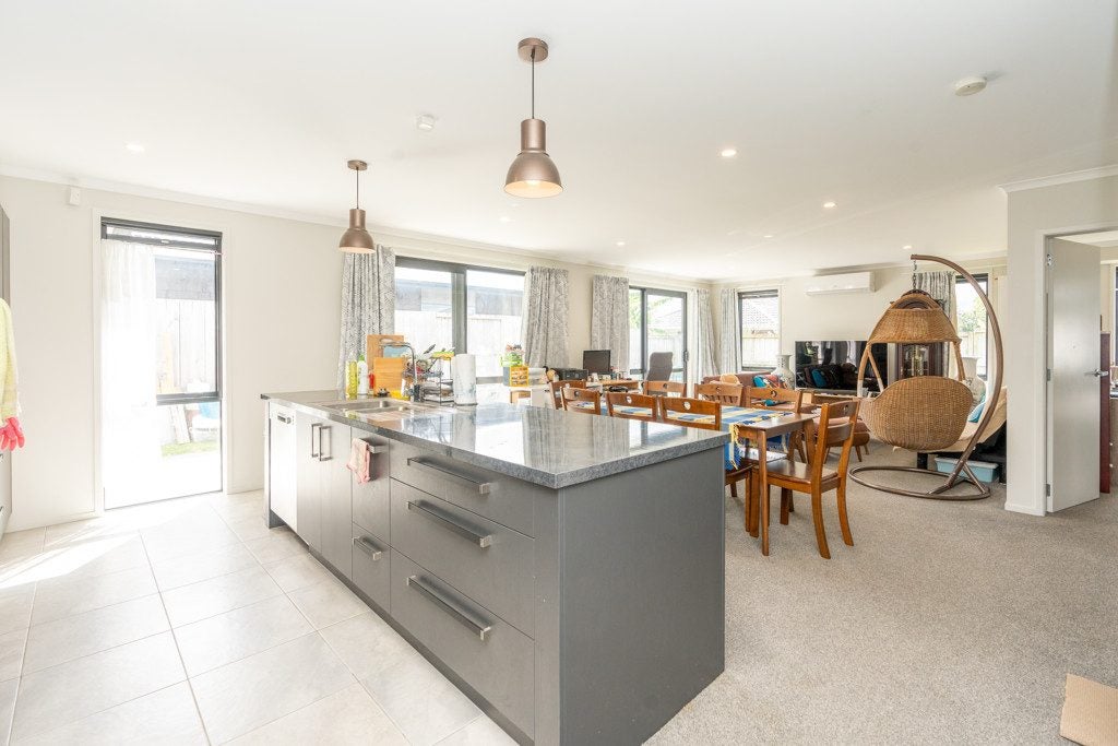 17 Briannarose Drive, Fitzroy, Hamilton - Carousel 2