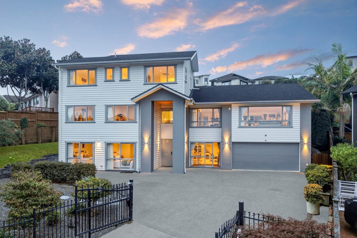 4C Hilton Close, Fairview Heights, Auckland - Carousel 2