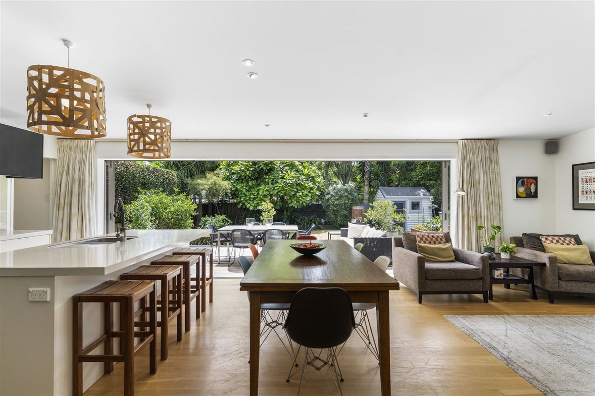 7 Hazelmere Road, Sandringham, Auckland - Carousel 2