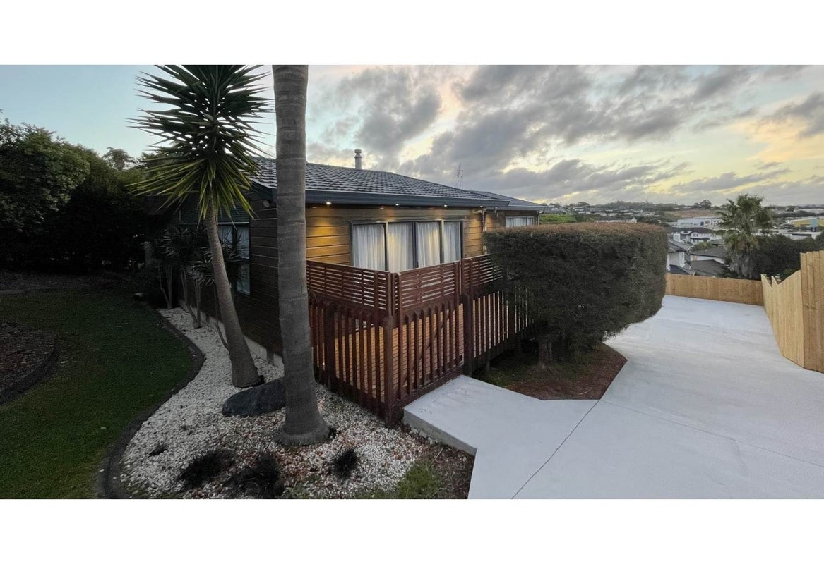16 Moera Place, Stanmore Bay, Whangaparaoa - Carousel 1