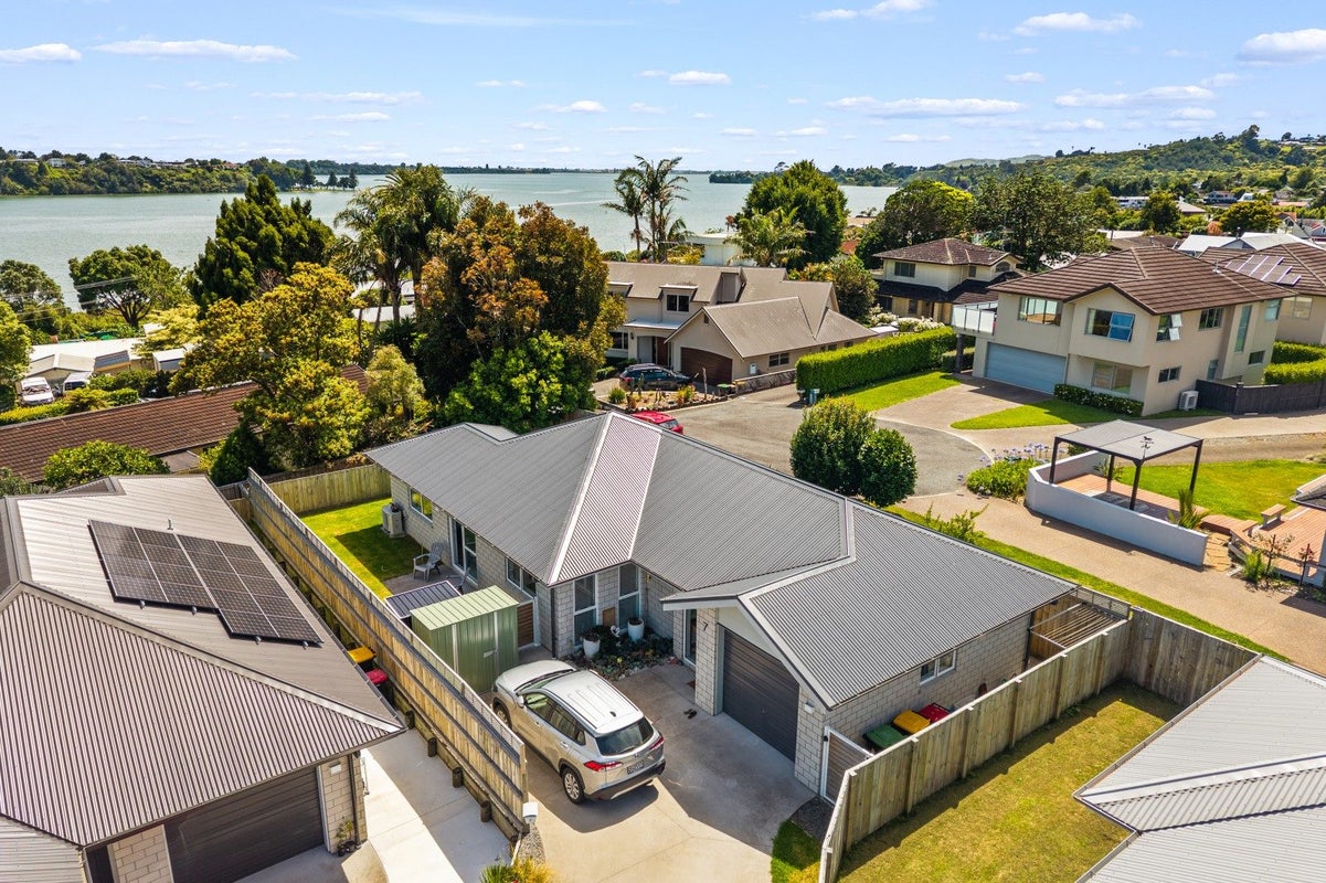 7 Te Rehutai Rise, Welcome Bay, Tauranga - Carousel 2