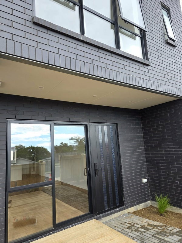 310 Rangatira Road, Beach Haven, Auckland - Carousel 2