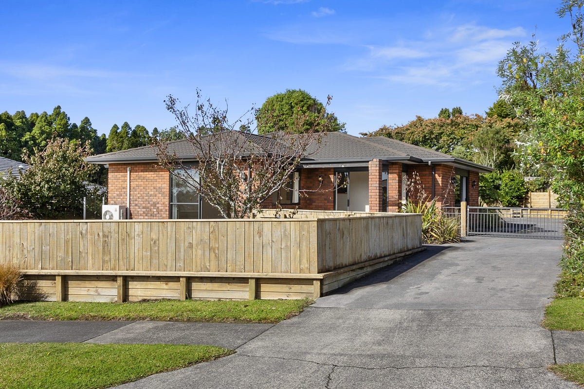 72 Karamea Street, Whalers Gate, New Plymouth - Carousel 1
