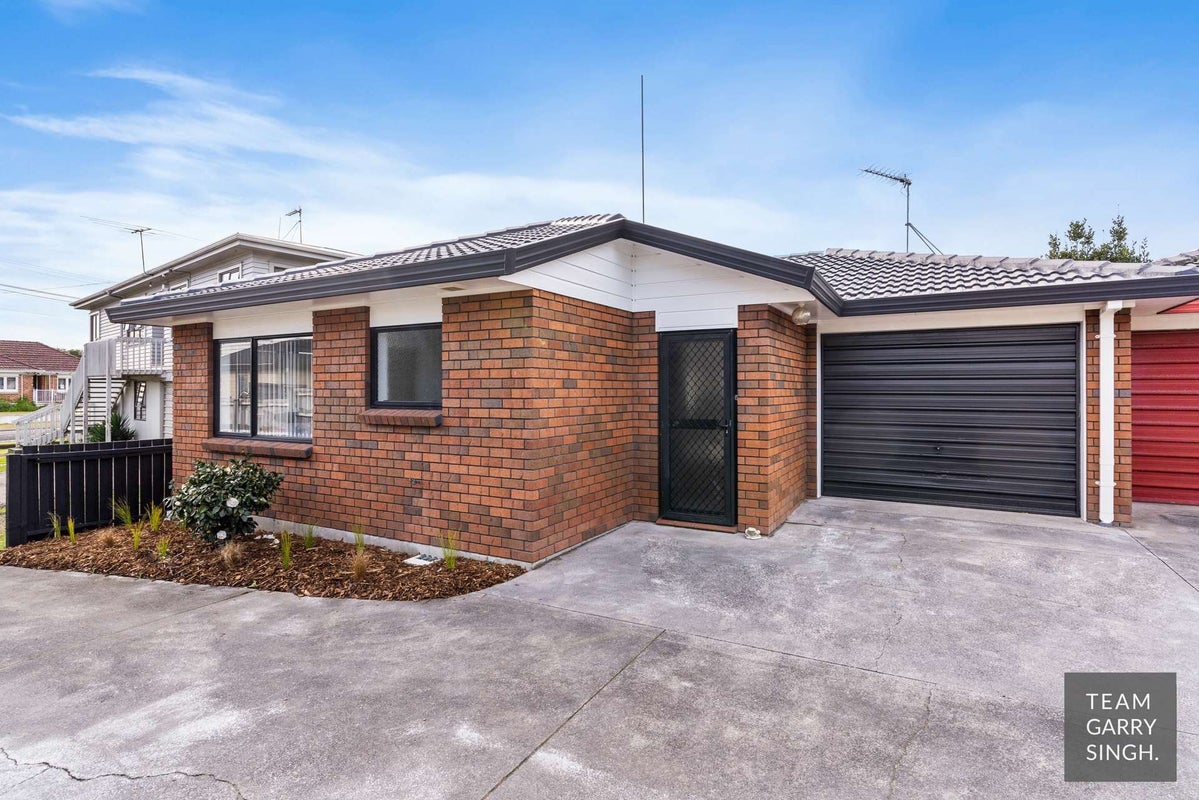 2/6 Menary Street, Papakura, Auckland - Carousel 1