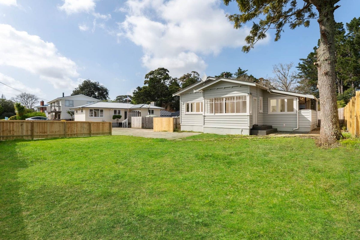 63A Woodside Road, Massey, Auckland - Carousel 2