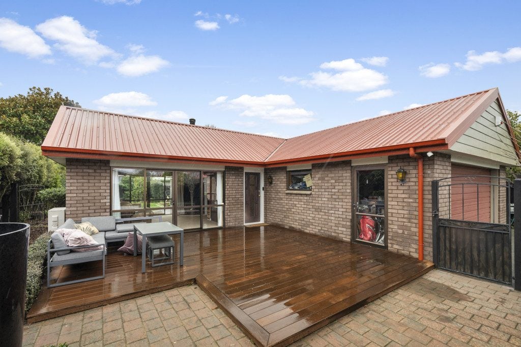 102 Royal Park Drive, Parklands, Christchurch - Carousel 1