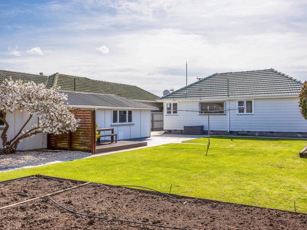 6 Voss Street, Shirley, Christchurch - Carousel 12