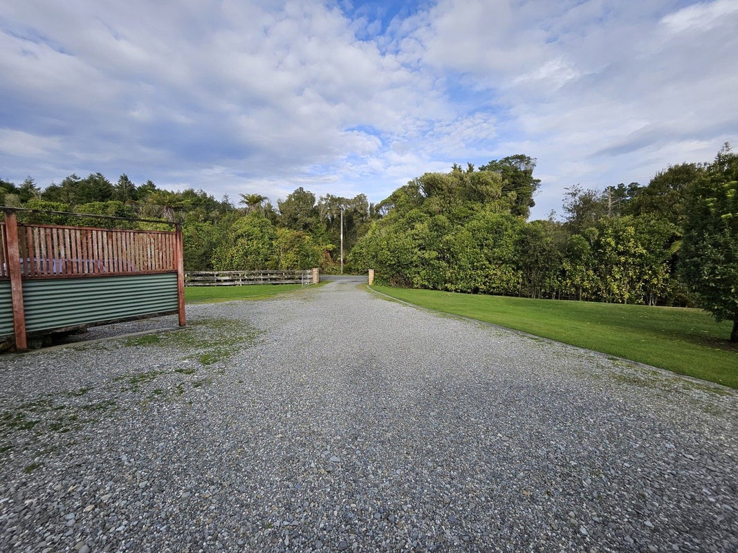 3 Fenian Lead Road, Rutherglen, Greymouth - Carousel 25