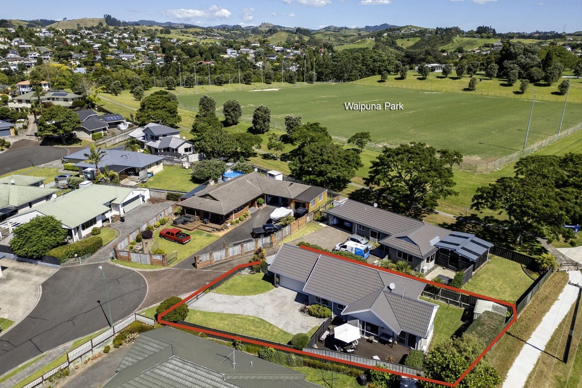14 Ryegrass Dell, Welcome Bay, Tauranga - Carousel 1