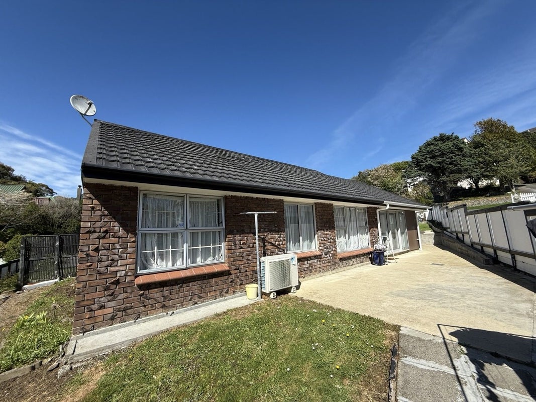 32B Halswater Drive, Churton Park, Wellington - Carousel 1