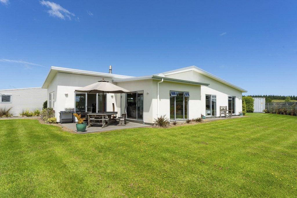 30 Nicholson Drive, Kaitoke, Whanganui - Carousel 1