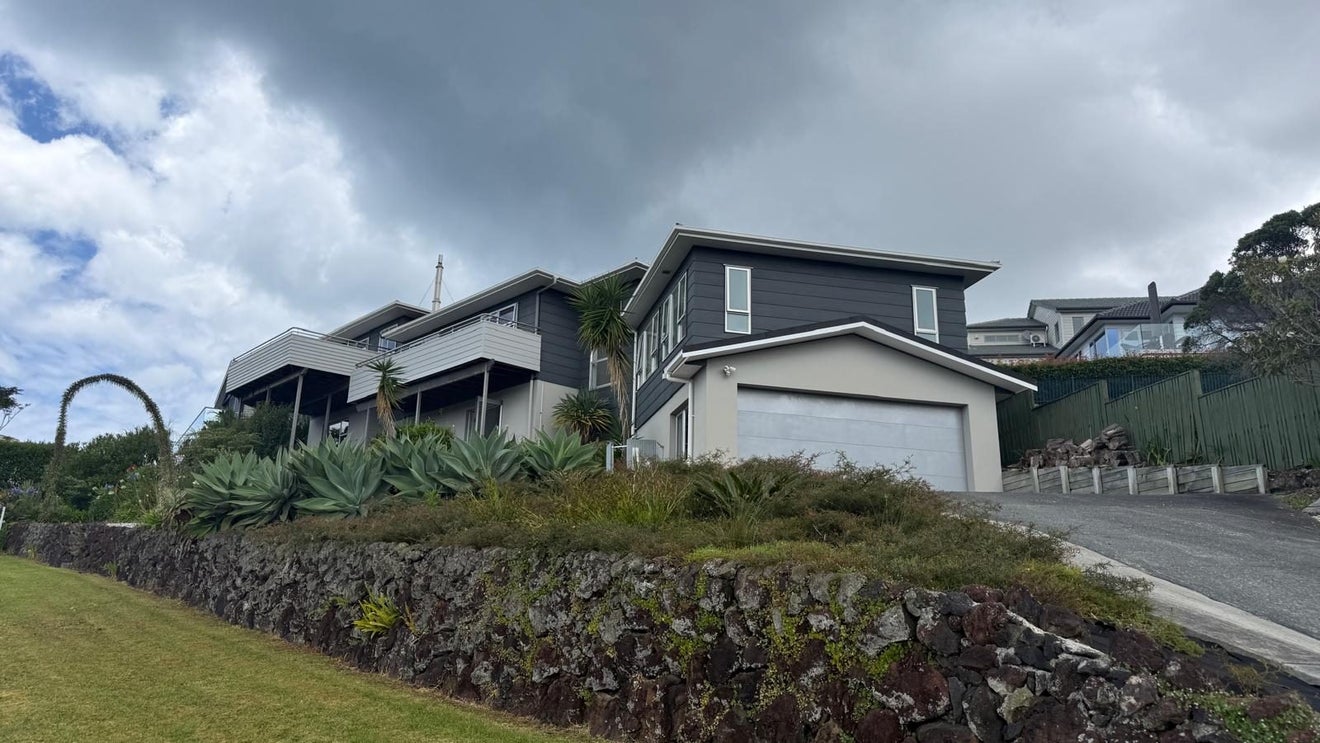 11A Sykes Avenue, Hatfields Beach, Orewa - Carousel 1