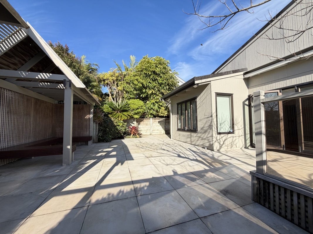 24 Clovelly Road, Bucklands Beach, Auckland - Carousel 23