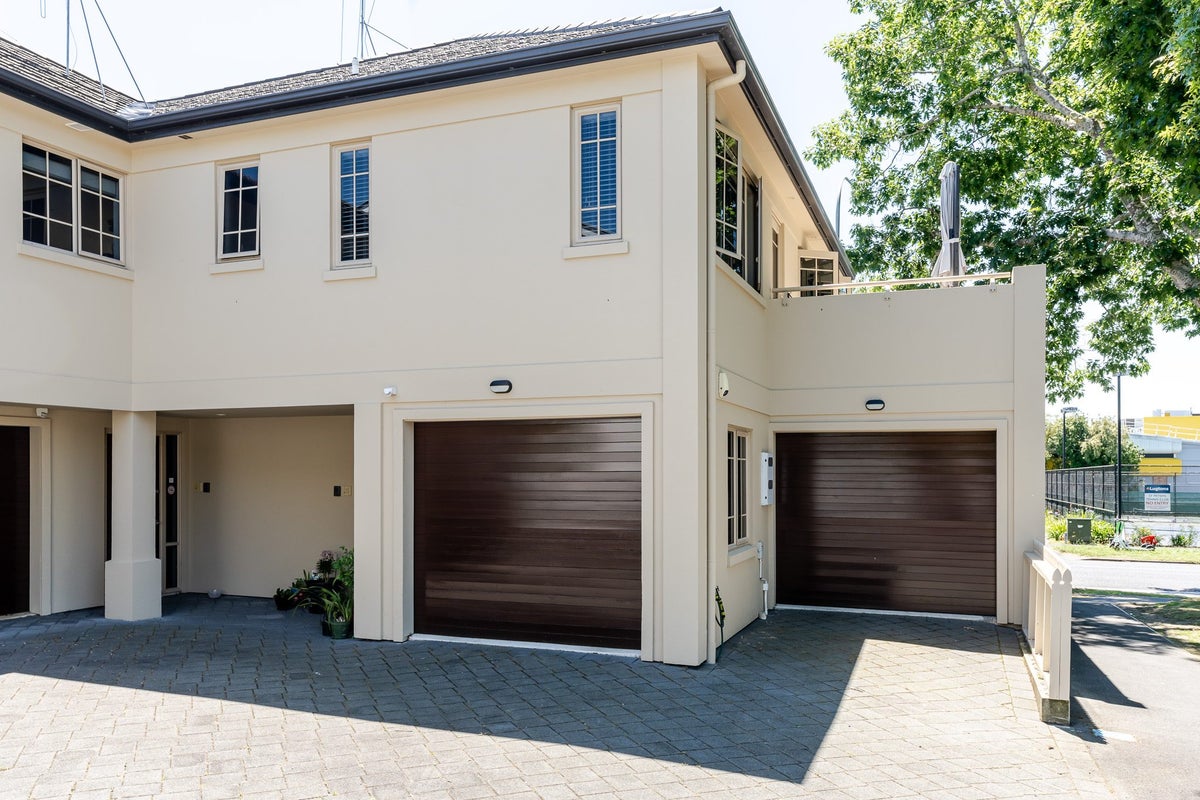 23A Palmerston Street, Hamilton Central, Hamilton - Carousel 1