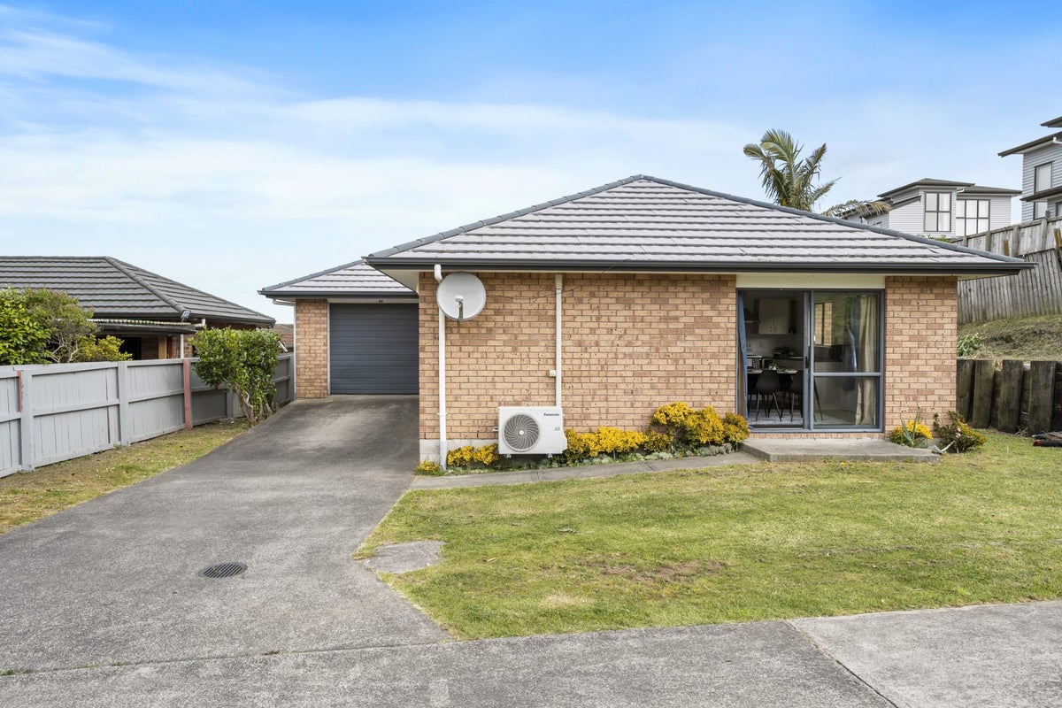 80 Robert Skelton Place, Clendon Park, Auckland - Carousel 1