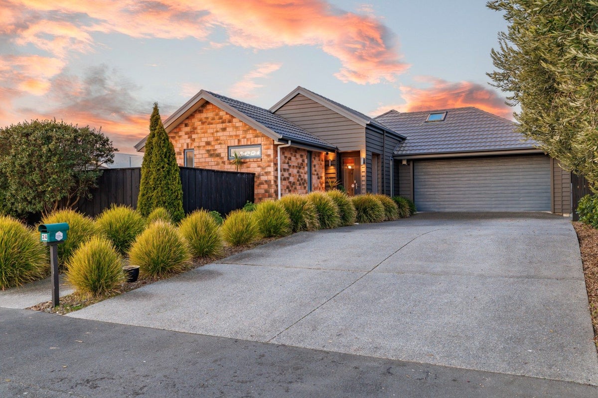 24 Foresters Crescent, Parklands, Christchurch - Carousel 1