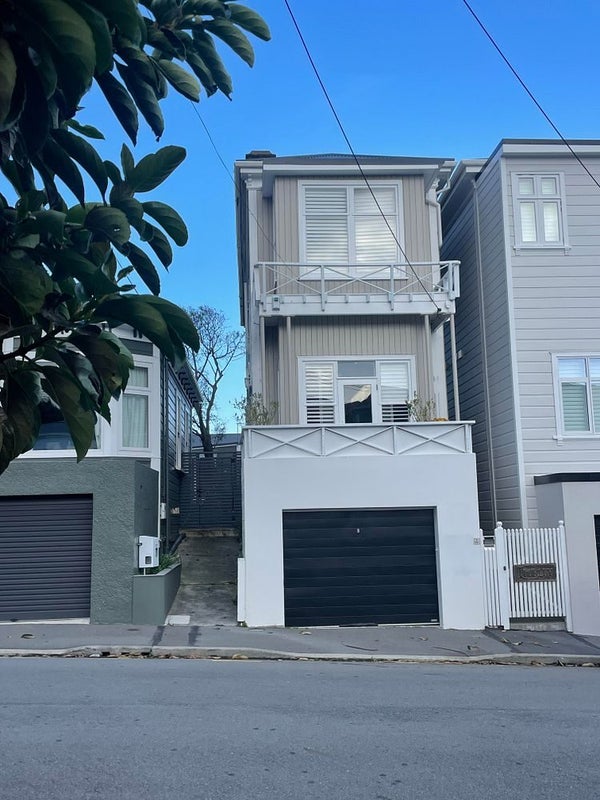 4 Caroline Street, Mount Victoria, Wellington - Carousel 1