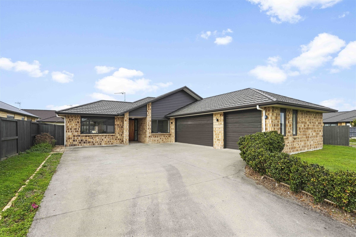 20 Hector Drive, Rototuna North, Hamilton - Carousel 1