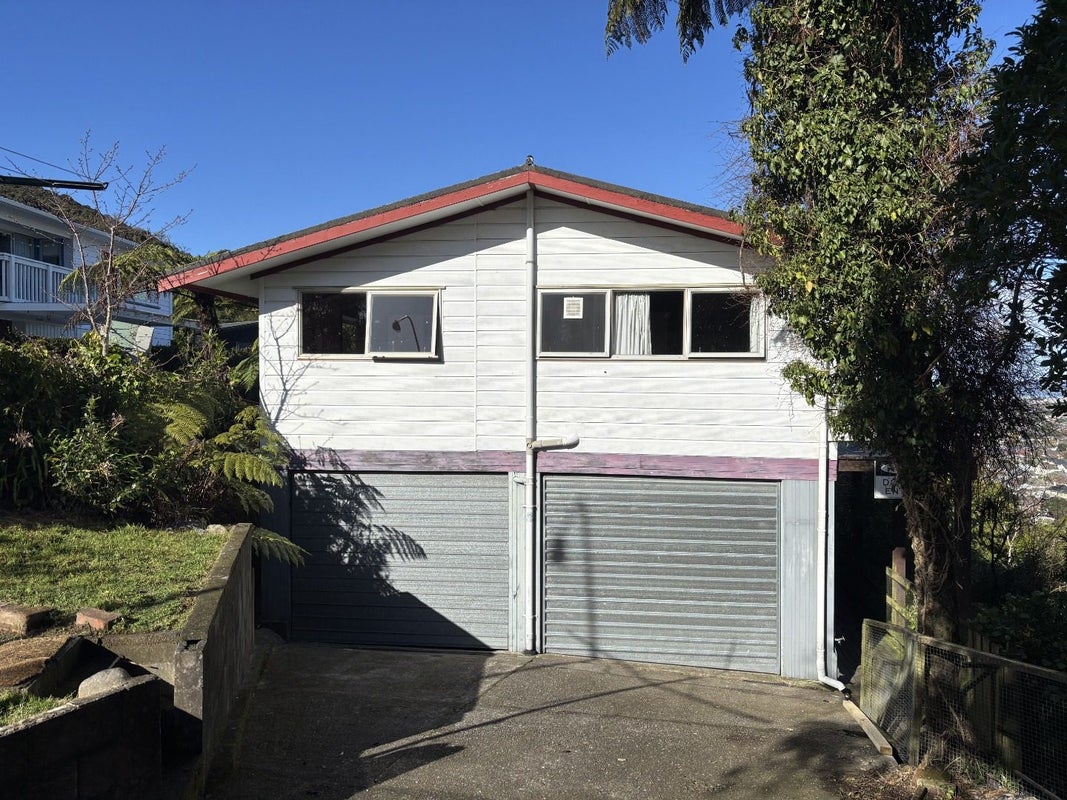 4 Farrelly Grove, Fairfield, Lower Hutt - Carousel 1