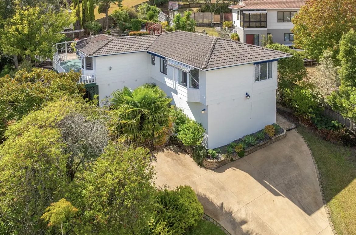 17 Louise Place, Browns Bay, Auckland - Carousel 1