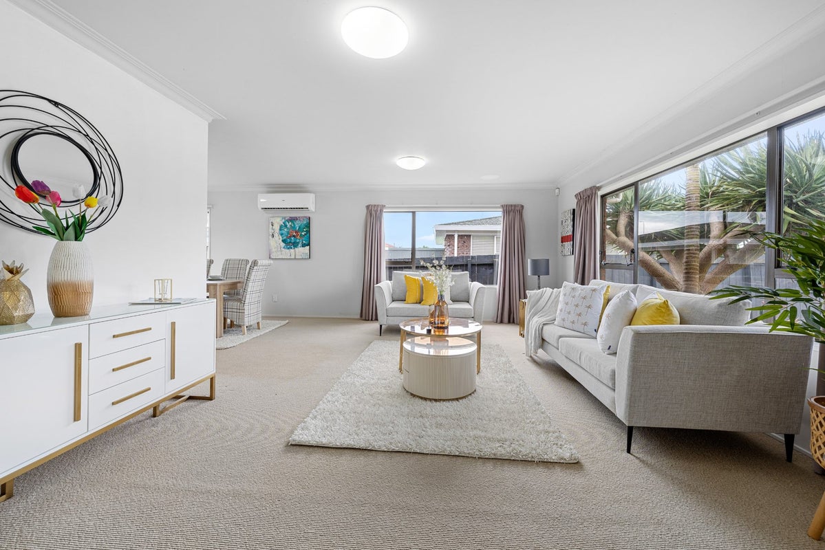 15 Chip Grove, Sunnyhills, Auckland - Carousel 1