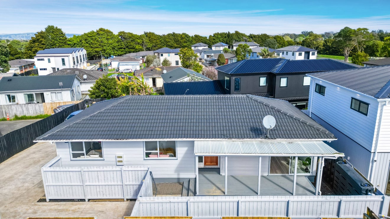 7 Gambare Place, Wattle Downs, Auckland - Carousel 1