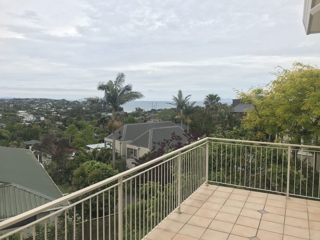 1/7 Mizpah Road, Waiake, Auckland - Carousel 2