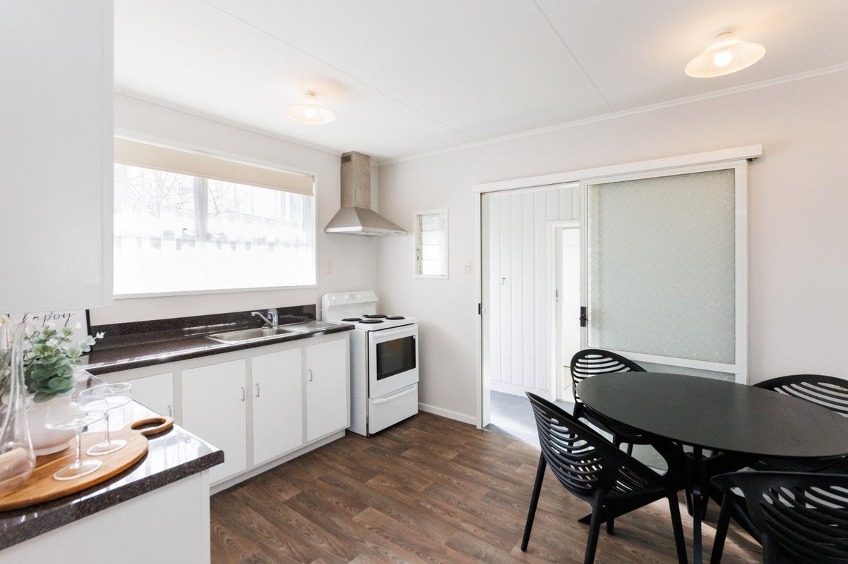 1 Abraham Crescent, Milson, Palmerston North - Carousel 2