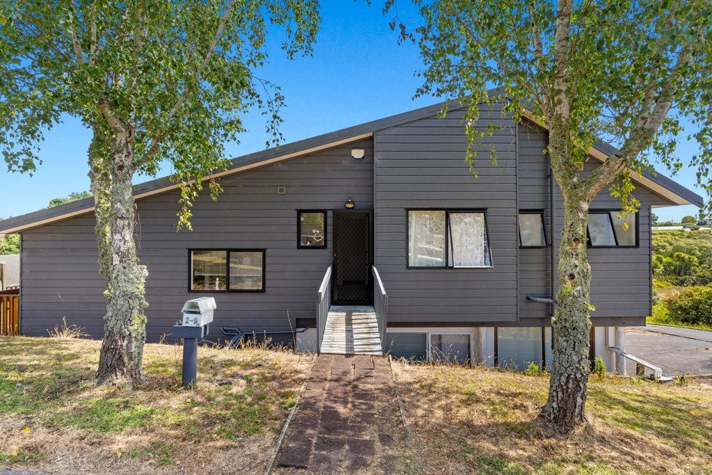 2/9A Kitewao Street, Northcote, Auckland - Carousel 1