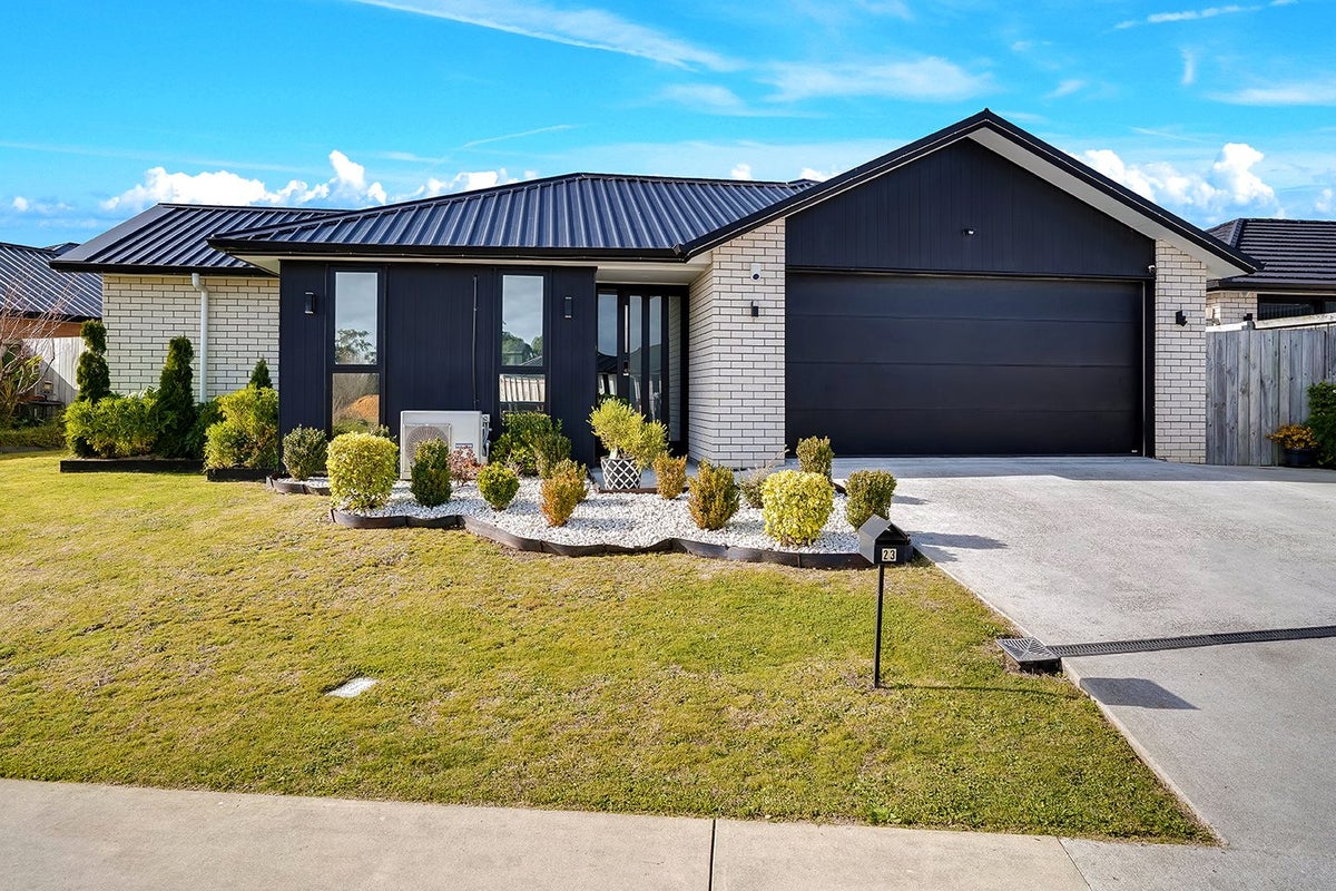 23 Te Tiireke Drive, Glenview, Hamilton, Waikato - Carousel 2