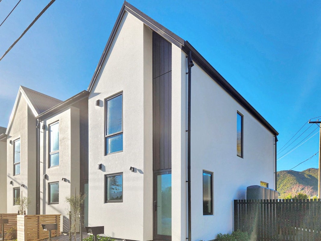 1/130 Cambridge Terrace, Fairfield, Lower Hutt - Carousel 1
